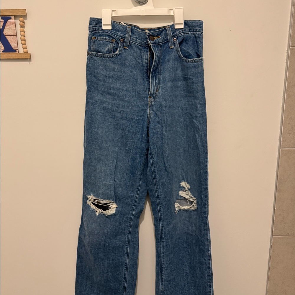 Levi's High Rise Distressed Blue Jeans
